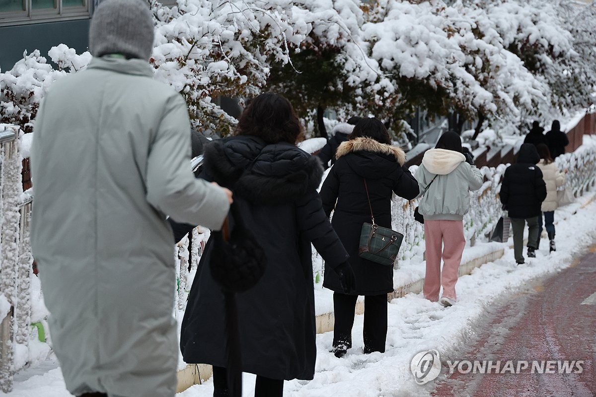 눈폭탄 멎으니 출근길 기습 한파…오후부터 곳곳에 다시 눈·비