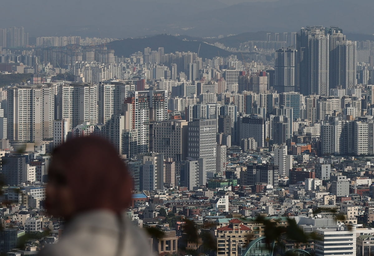 서울 중구 남산에서 바라본 아파트 단지 모습. 사진=연합뉴스