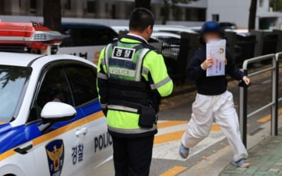 수험표까지 수송하는 경찰에 "콜택시냐"…내부서도 의견 분분