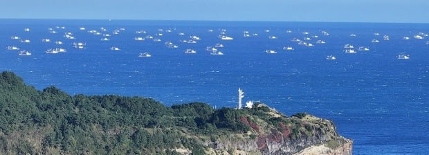 "2016년 이래 최대"…中 어선 500여척 우리카지노추천서 포착된 이유