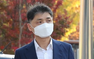 '총수 공백' 법적 리스크에 '수익성 반토막'…위기의 카카오