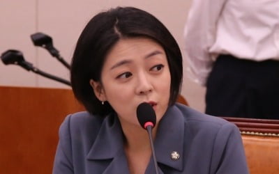 與 배현진, "이재명에게 나라 넘겨주는 선택 없을 것"