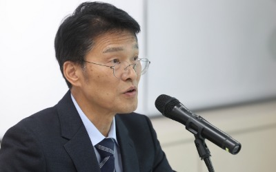 김용서 교사노조 위원장, 탄핵안 '부결'…내년 12월까지 임기 채우나