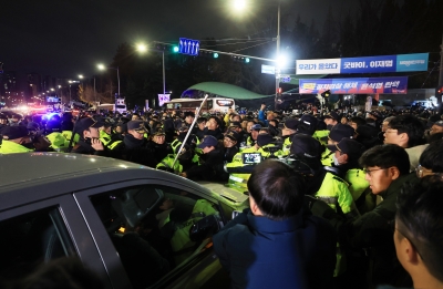 계엄 사태에도 일단 차분하지만…공연계 "연말 발길 끊기나"