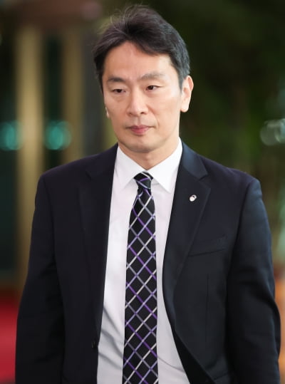 이복현 "금융사들 충분한 외화유동성 확보해야"