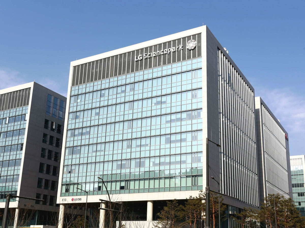 외국인 얼마나 올까요상장 앞두고 고민 커진 LG CNS