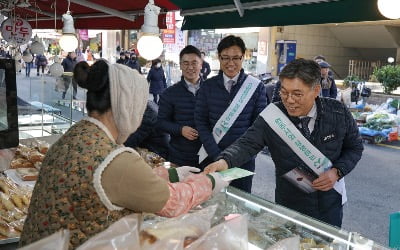 황병우 DGB금융 회장, 원주 전통시장서 '상생'