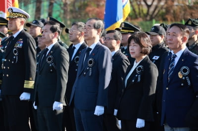 주요 보직 공석에 軍 골머리…카지노사이트;일부 초급 간부 전역 신청카지노사이트;