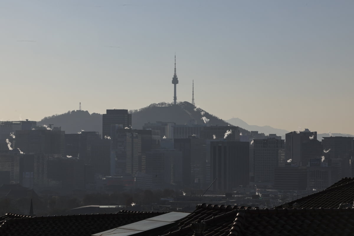 [포토] 서울 도심에 피어오르는 난방 수증기