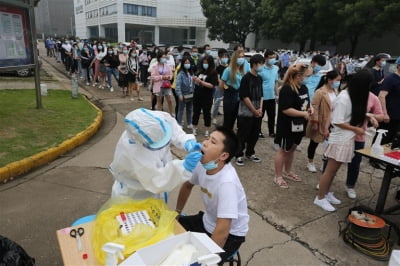 "코로나19, 자연발생 아냐"…보고 안 된 FBI의 결론