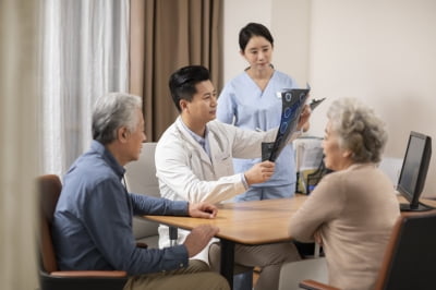 "돈 쓸수록 오래 살 수 있다"…연구 결과 봤더니 '깜짝' [건강!톡]