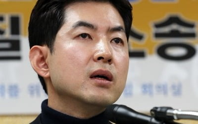 '땅콩 회항' 박창진 사무장, 정의당 탈당 후 최근 근황