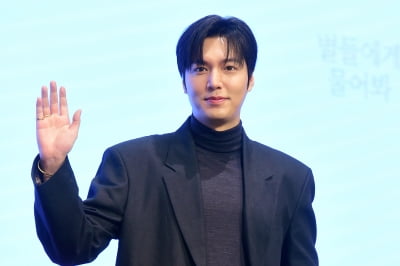 [포토] 이민호, '멋진 손인사~'