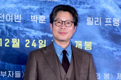 [포토] 유재명, '멋진 미소'