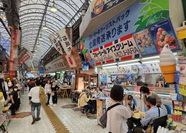 국제거리를 끼고 있는 시장 골목 / JAPAN NOW 