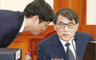 선관위장 "계엄군 청사 점거, 위헌…현재까진 내부 자료 반출 없었다"