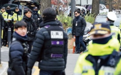 '계엄 軍수뇌부' 모두 구속…尹으로 향하는 檢 칼날