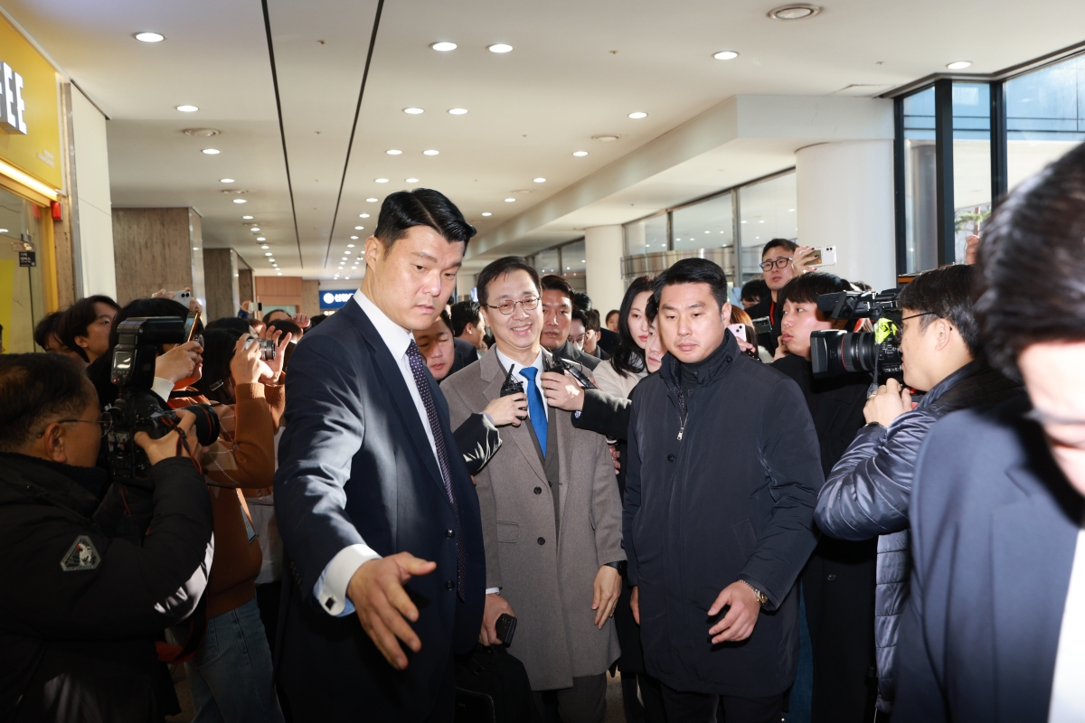 박재현 한미약품 대표가 19일 오전 서울시교통회관에서 열린 한미약품 임시주주총회에서 입장하고 있다. 사진=연합뉴스