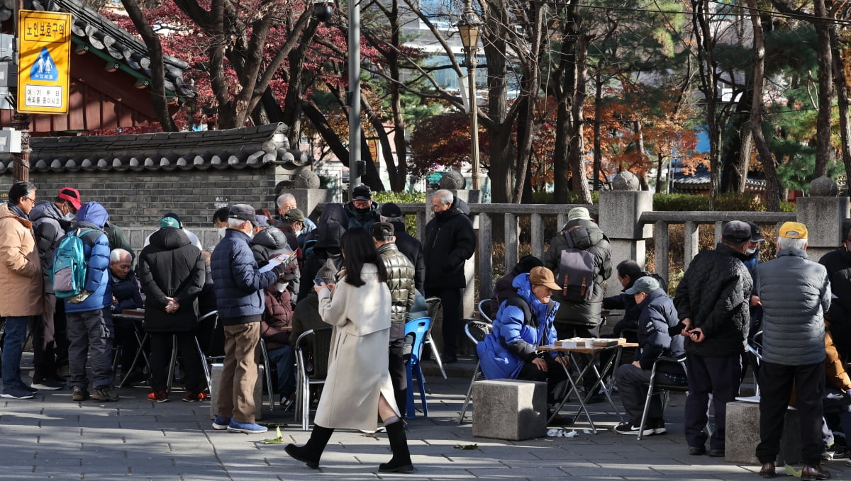 다섯 중 한명은 노인···대한민국, 초고령 사회로 진입