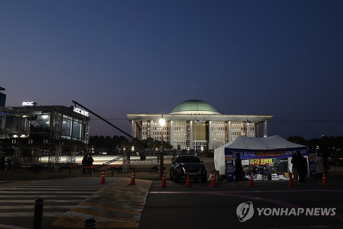 오늘 대통령 탄핵안 표결...'국힘 8표'에 달렸다