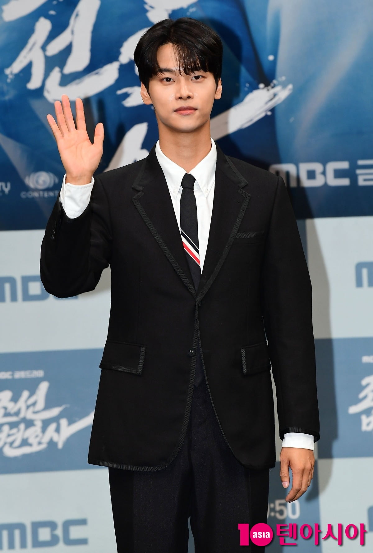 Park Si-yeon and Cha Hak-yeon Take Bold Steps in Their Acting Careers with New Roles