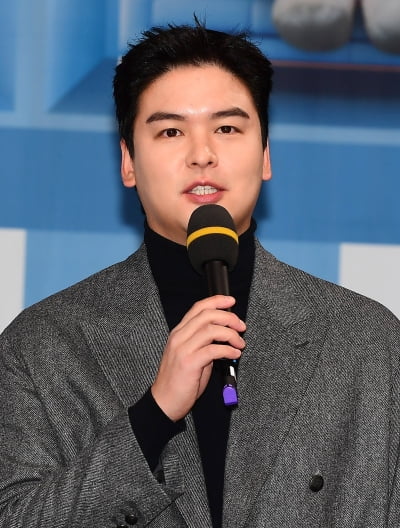 '내년 결혼' 이장우, 역대급 규모 파티 개최…절친 민우혁 지원 사격('시골마을')