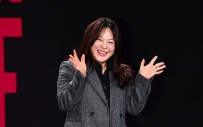 이영현, K팝 산업에 소신 발언했다 "타이틀곡 무의미해…팬이 최애곡 고를 수 있길"