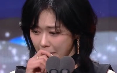 장나라, 대상에 눈물 쏟았다…"믿기지 않아, ♥남편 사랑해요" [2024 SBS 연기대상]