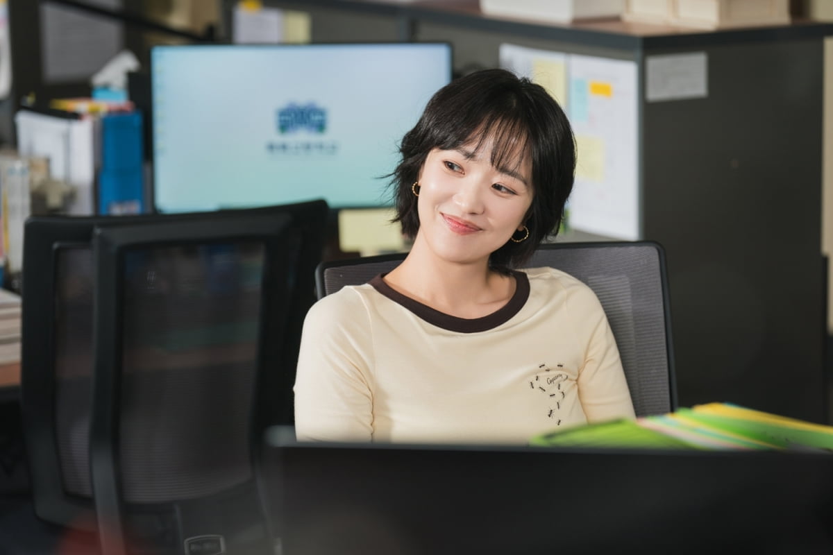 가벼운 연애만 즐겼는데…전혜진 "기댈 수 있는 ♥남자친구 생겨 좋아"('사외다')