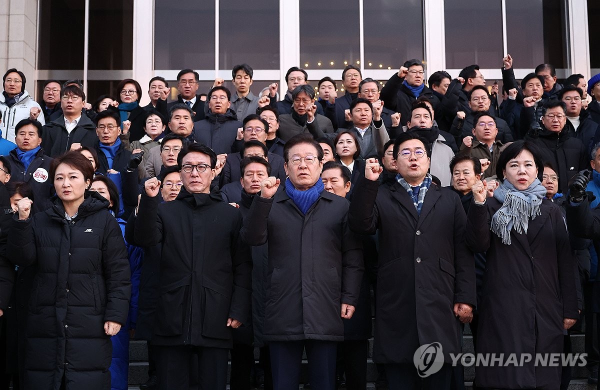 [속보] 이재명 "尹대통령 담화 매우 실망…국민 배신감 키워"