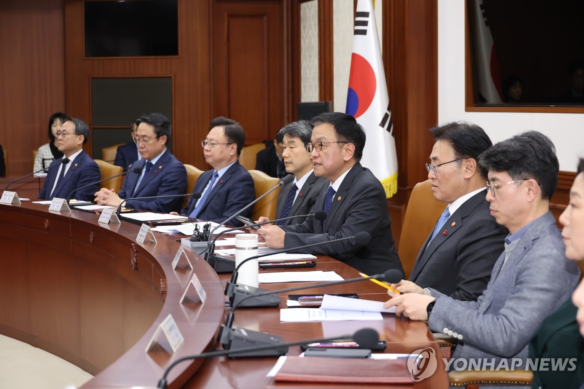 [尹탄핵소추] 최상목 "국회와 긴밀 소통…내년 경제정책방향 연내 발표"