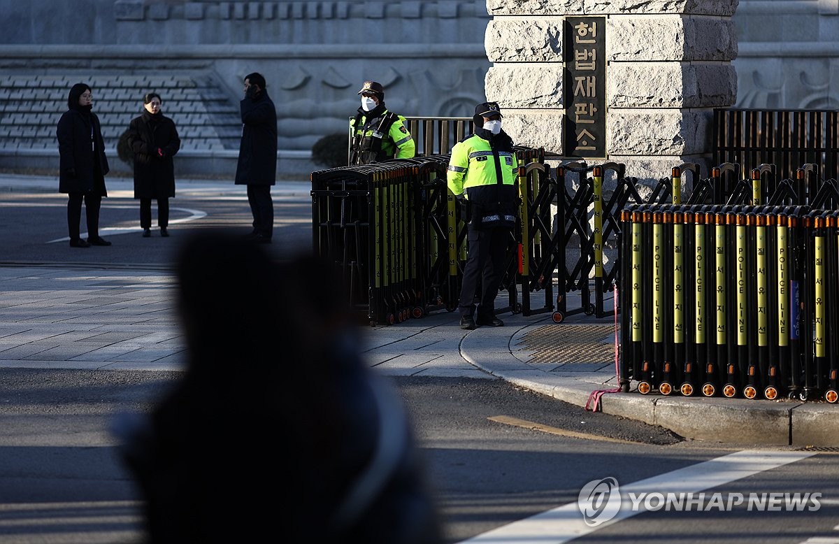 '12·3 비상계엄' 헌재 심판대에…내일 尹탄핵재판 첫 기일