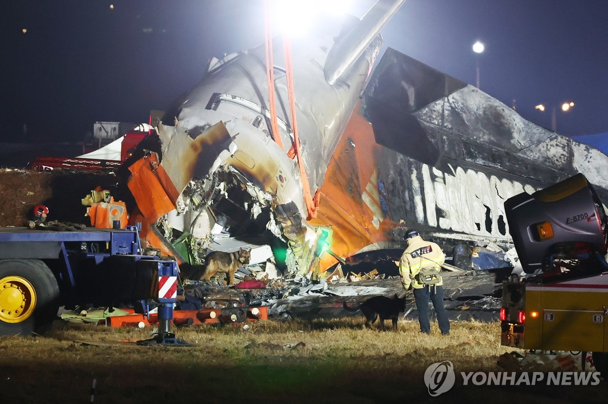 [제주항공 참사] "블랙박스 일부 손상…해독 최소 한 달, 美에 맡겨야 할 수도"