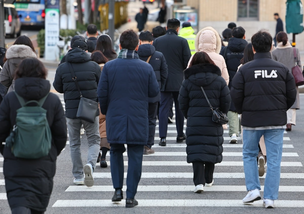 서울 직장인들 제쳤다…'평균연봉 1위' 도시 어디길래