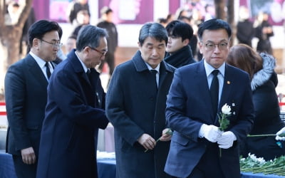 최상목 대행 "韓, 이보다 더한 위기도 극복…정부가 앞에서 뛸 것"