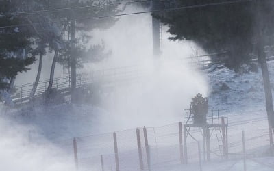 전국 구름 많고 곳곳 눈·비…낮 최고 2∼12도