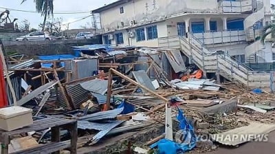 "핵전쟁 쓸고간듯"…인도양 마요트섬 폭풍에 수백명 사망 우려