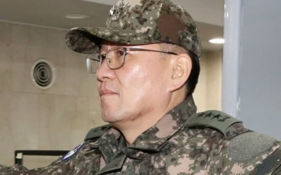 '병력 국회투입 지휘' 이진우 수방사령관 체포 후 피의자 조사