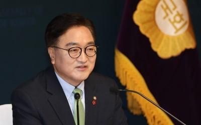 "대선 도전하나?" 질문받더니…우원식 반응에 '테마주' 술렁