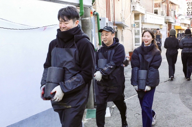 제주항공 “연탄으로 사랑과 온정 나눠요”