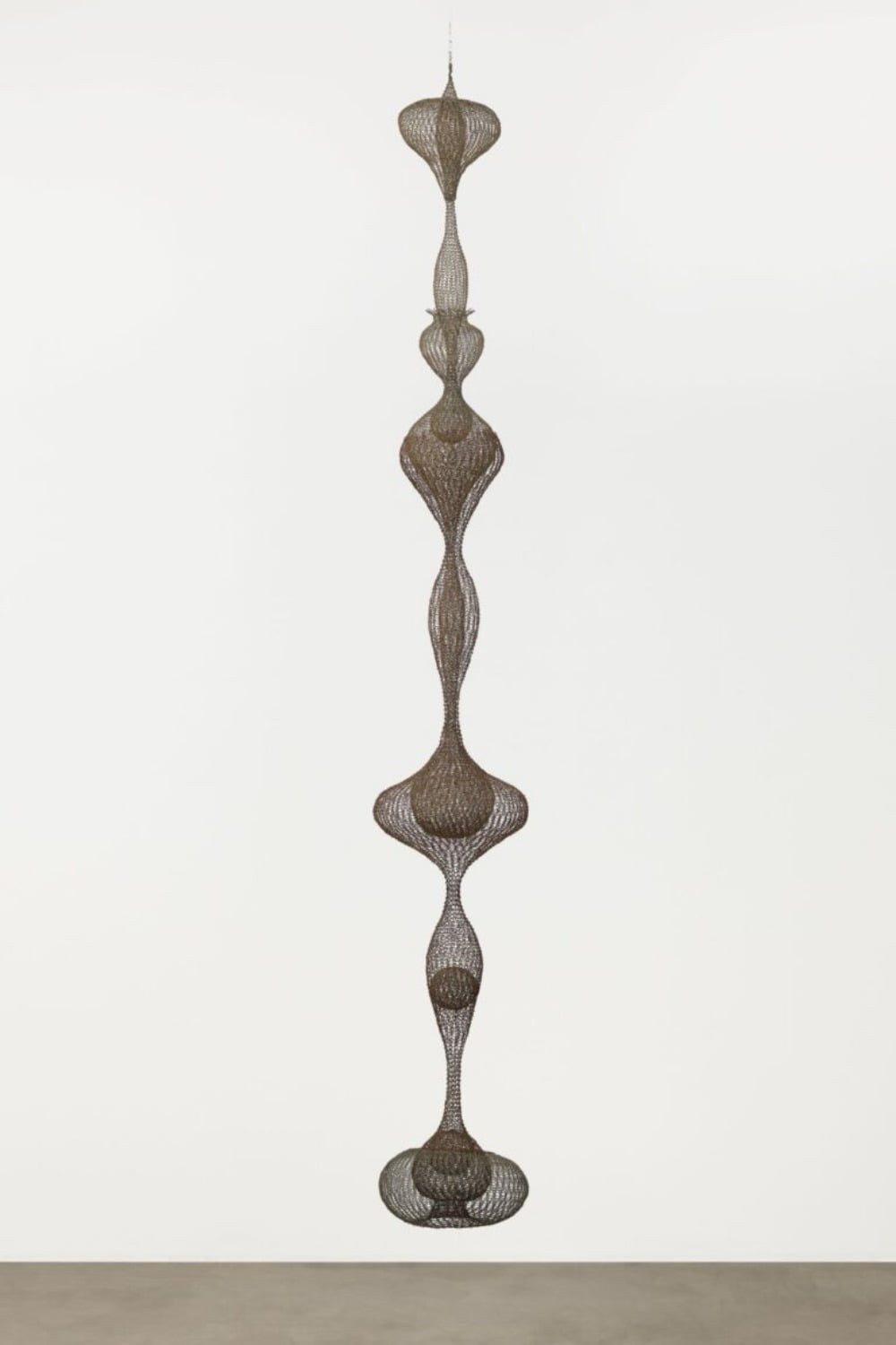 루스 아사와, 무제, 1955. 루스 아사와의 대규모 회고전 'A Retrospective'은 가을에 열린다. / ©2024 Ruth Asawa Lanier, Inc. / Artists Rights Society (ARS), New York. / 제공. David Zwirner