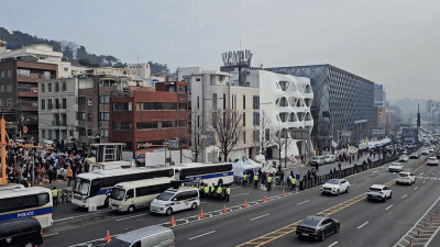 출퇴근 시민 '대혼란' 빠졌는데…편의점 '매출 폭발'한 동네 [현장+]