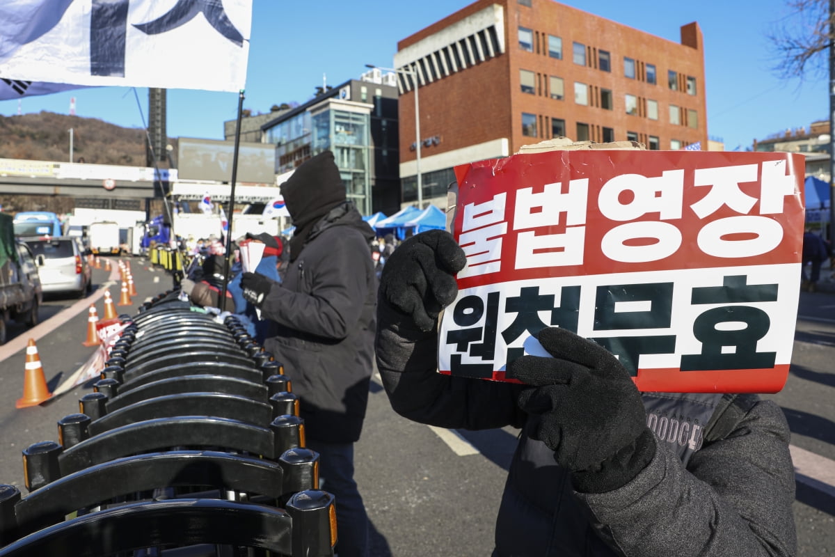 與 지지율 상승…野 '줄탄핵' 등 파상공세에 보수 결집 