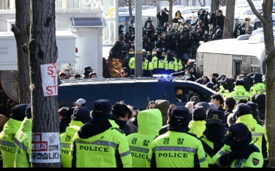 '한국 대통령 체포되다'…CNN·WSJ·블룸버그, 일제히 보도