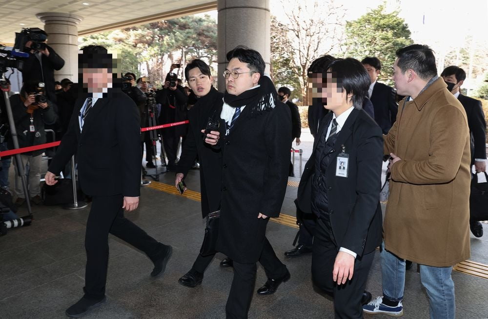 18일 오후 서울카지노 입플방법원에 차정현 고위공직자범죄수사처(공수처) 부장검사가 도착하고 있다. 뉴스1