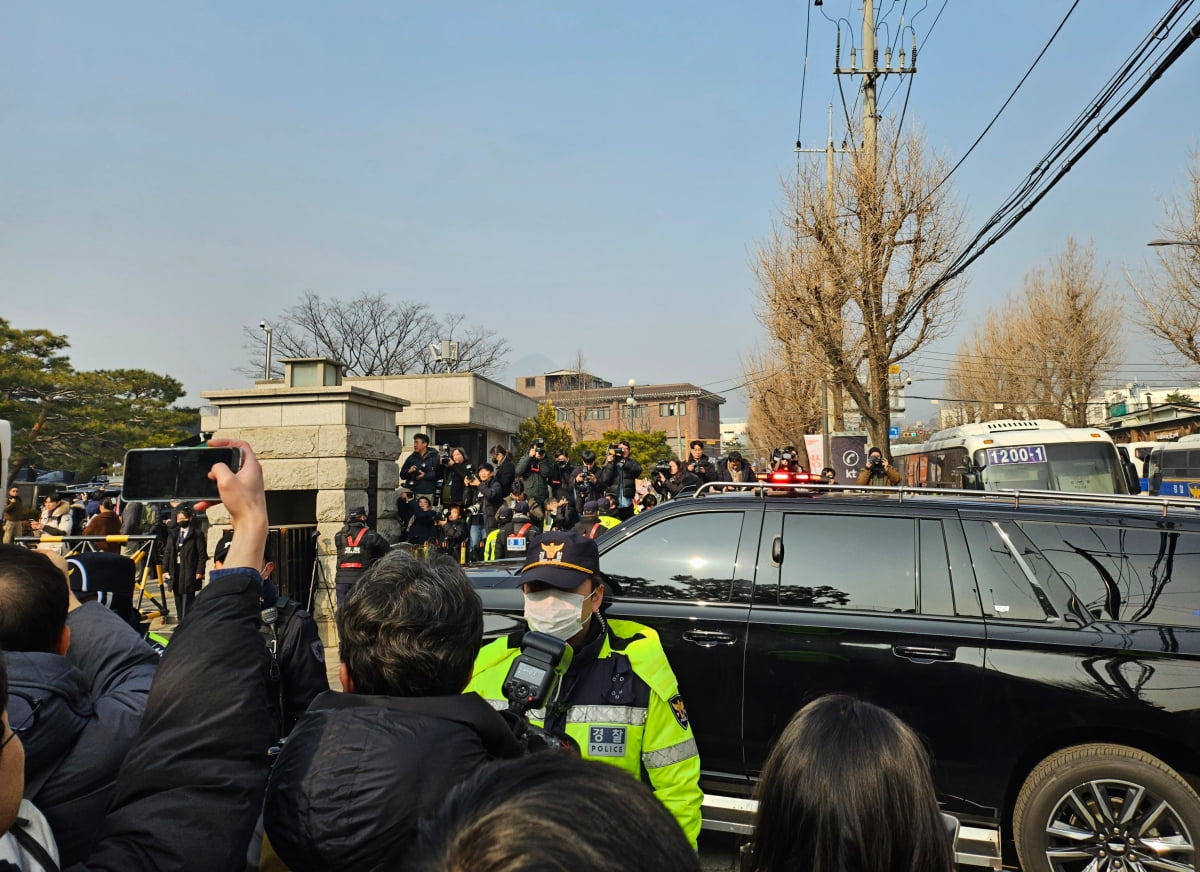 21일 오후 헌법재판소 일대서 개최된 윤석열 대통령의 탄핵 반대 집회 현장의 모습. /사진=김영리 기자