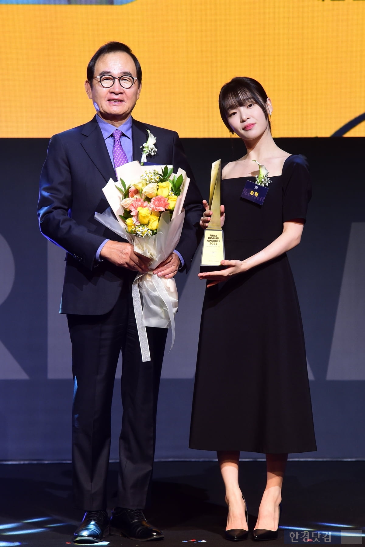 [포토] 오마이걸 승희, '2025 대한민국 퍼스트브랜드 대상' 연기돌 부문 수상