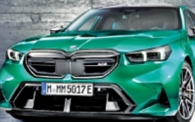 전기화 기술로 진화했다…고성능 스포츠 세단 'BMW 뉴 M5'