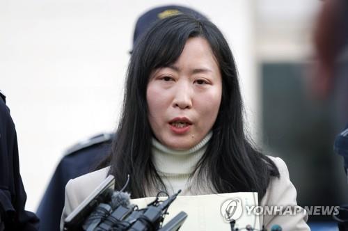 [1보] 친부 살해 무기수 김신혜 재심서 '무죄'