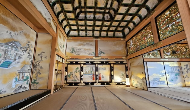 나고야성의 성주가 머물던 '혼마루고텐' 내부  / JAPAN NOW